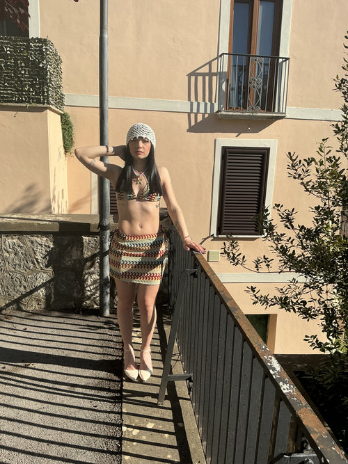Bikini traforato in filo,con pareo