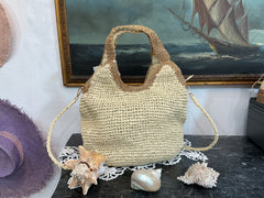 Borsa a spalla in paglia intrecciata,con bordi lame dorati