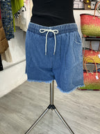 Pantaloncino in denim e strass