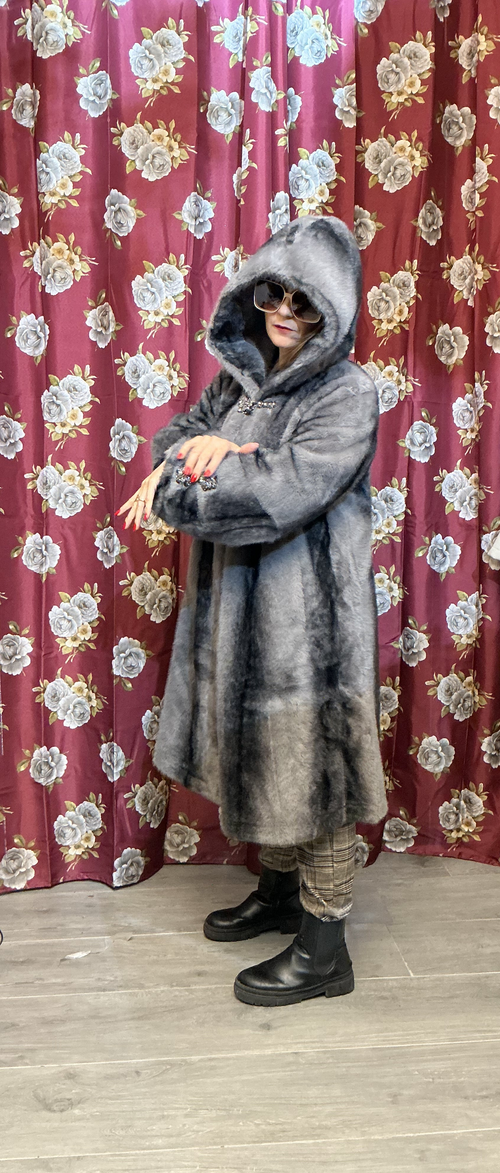 Coat eco pelliccia in visone,con cappuccio.Dettaglio gioiello-M,L,XL