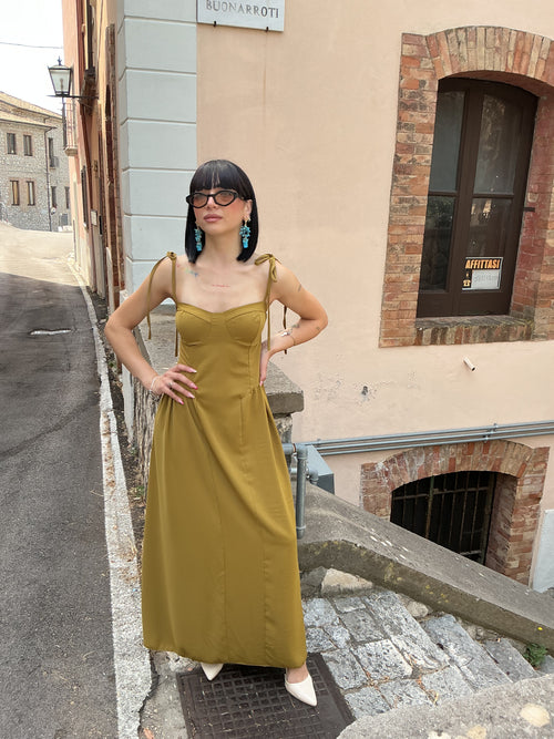 Abito in fascia elastica