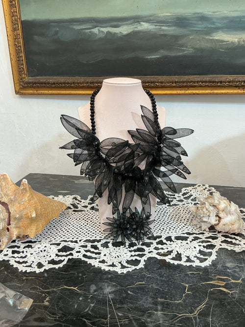 Parure in tulle e perle