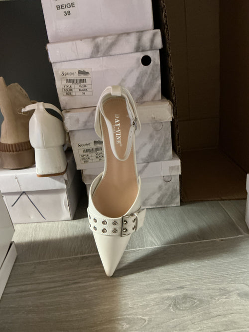Sacarpa donna in ecopelle e borchie