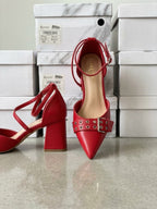 Scarpa in ecopelle con borchie